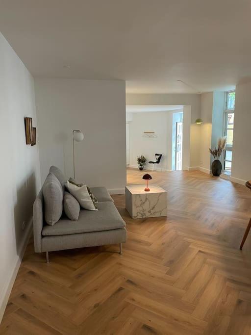 Nyrenoveret Charmerende Lejlighed I Odense C! Apartment Exterior photo