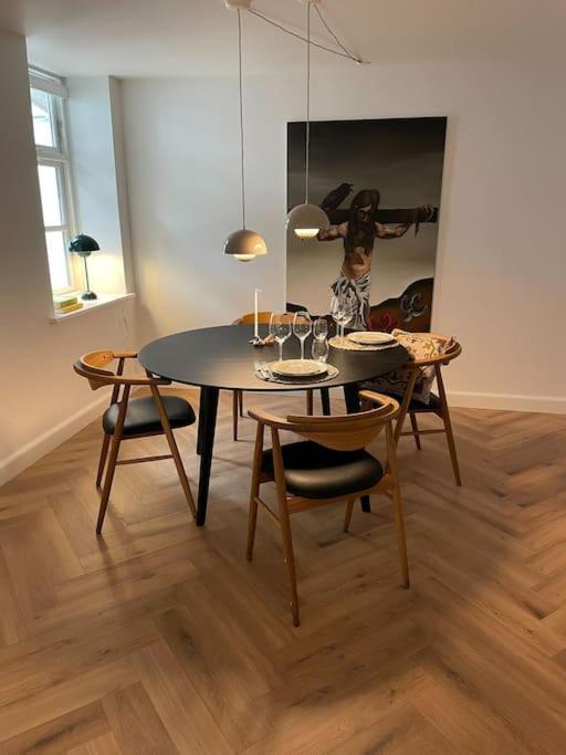 Nyrenoveret Charmerende Lejlighed I Odense C! Apartment Exterior photo