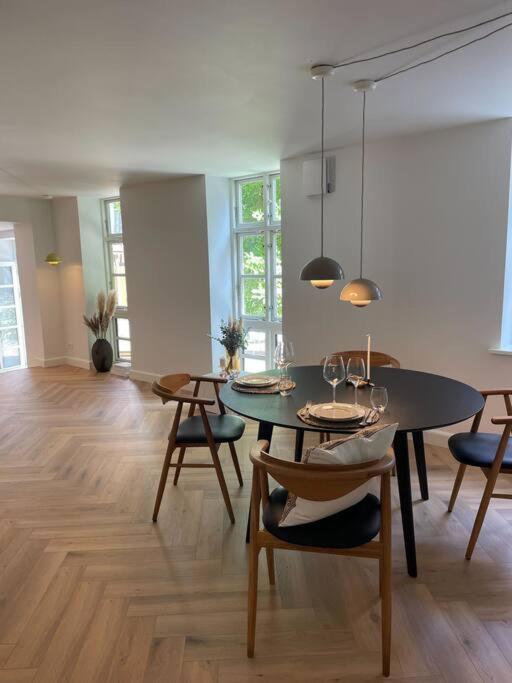 Nyrenoveret Charmerende Lejlighed I Odense C! Apartment Exterior photo