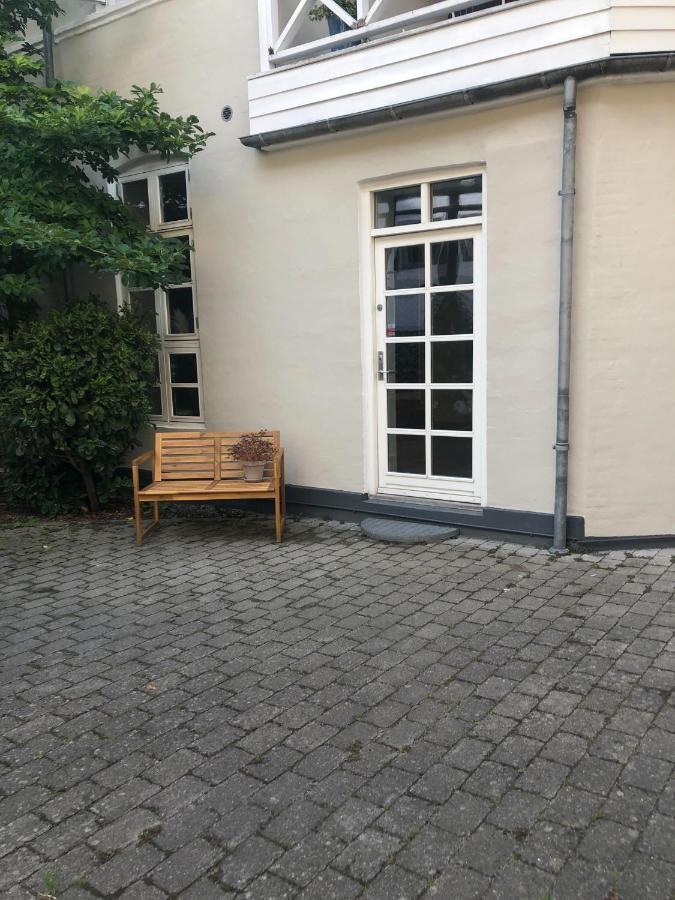 Nyrenoveret Charmerende Lejlighed I Odense C! Apartment Exterior photo